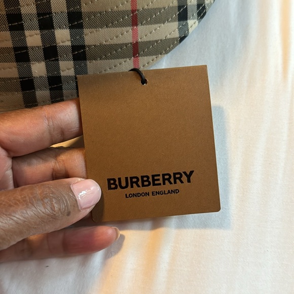 BURBERRY - Picture 2 of 6